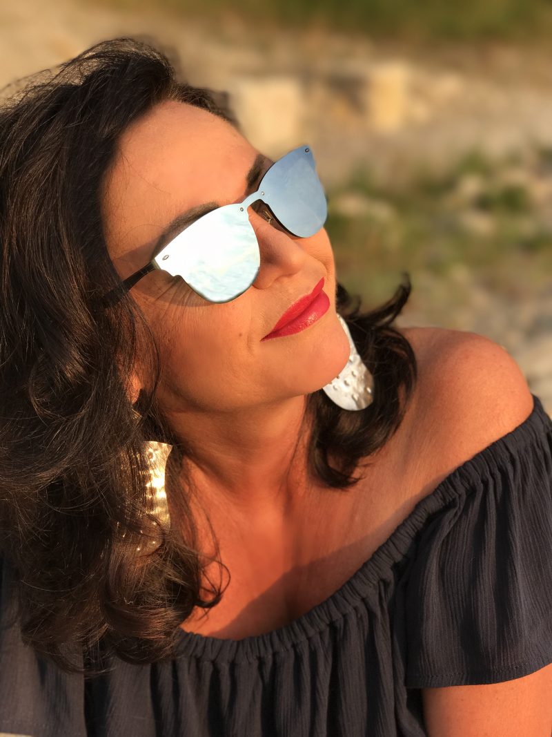 Ichi, See by Chloé, Prada, Ray Ban, Marac Jacobs, Fashion for Ladies, ageless style, no age, trendy, fashionista, Mode, Damenmode, Bekleidung, off shoulder, offshoulder, jeans, denim