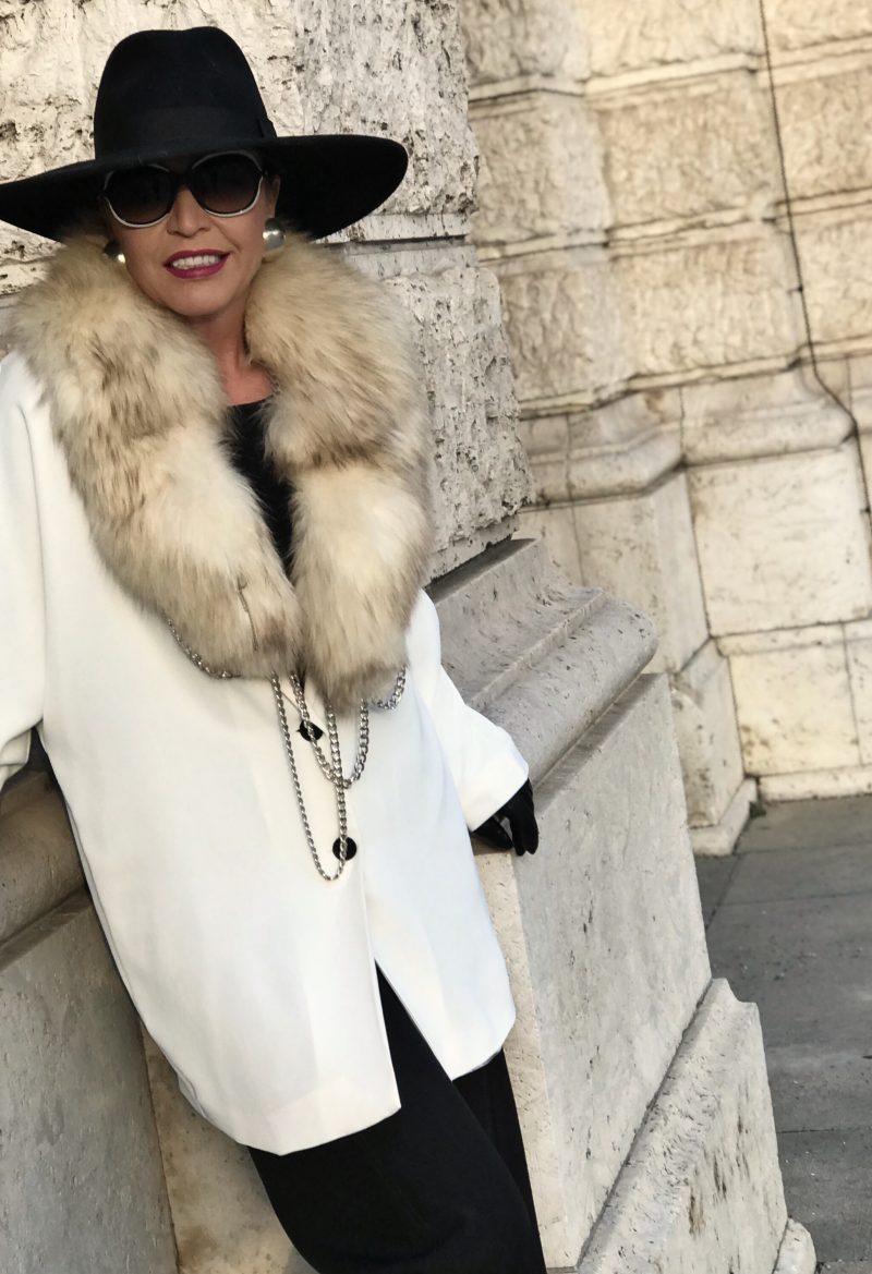 Chanel Shades, Cuffs Anastasia, Zara hat, Mango Jacket and pants, Lea-Gu shoes, Streetchic, elegant style for ladies, ageless style, Bekleidung, Damenmode, Fashionblog Augsburg