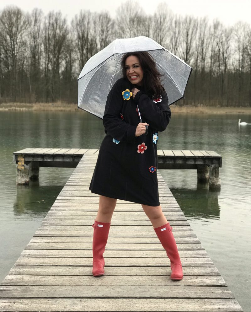 Wendy trendy dress, Hunter boots, style for rainy days, ageless style, Damenmode, Gummistiefel, rain boots, Bekleidung, trend 2018, fashion for women, bestage 