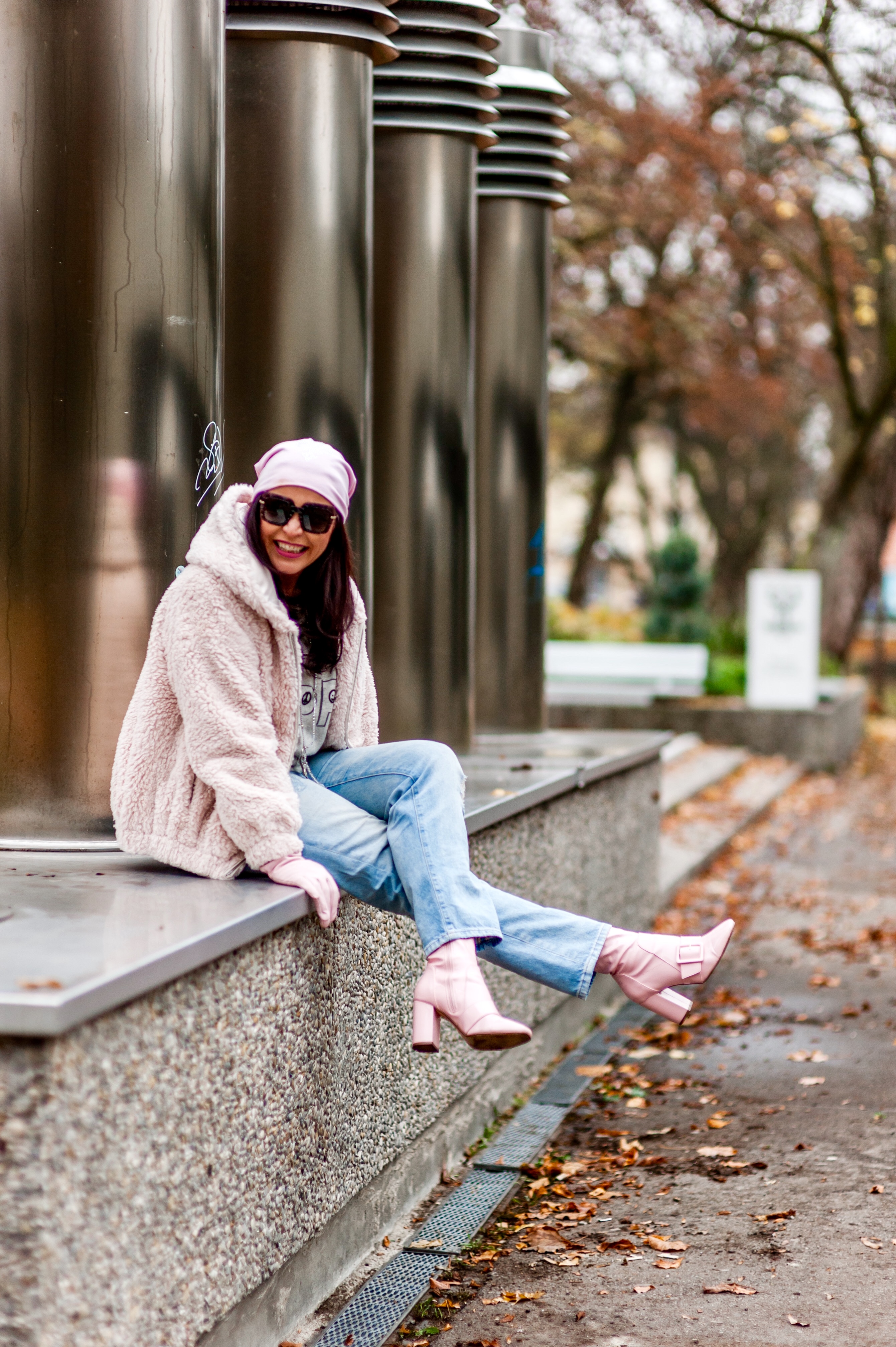 Grace winter outfit, Dolce & gabbana sunglasses, eyewearblogger, cochastyle, sweater, Love collection, GAP jeans, Asos boots, ageless fashion, streetstyle, streetwear, winteroutfit, teddy jacket, Bekleidung, Fashionblog Augsburg,