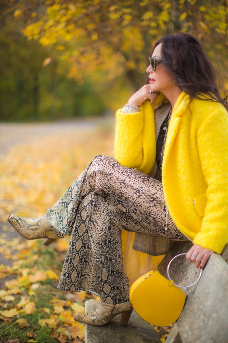 Yellow Wintercoat Mango, Zara pants, Dolce & Gabbana shades, snakeprint shoes Stuart Weitzman, ageless fashion, style for ladies, bestage, eyewearblogger, bag no name, fashionblog Augsburg, mystyle, streetstyle, streetwear, falloutfit
