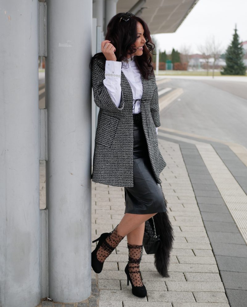 Christmas look, festive outfit, leather skirt, chanel bag, bymi fashion, blouse, ba&sh jacket, eyewearblogger, Calzedonia socks, nine west shoes, ageless fashion, sryle for ladies, Lodenfrey scarf, mystyle, bestage, streetchic