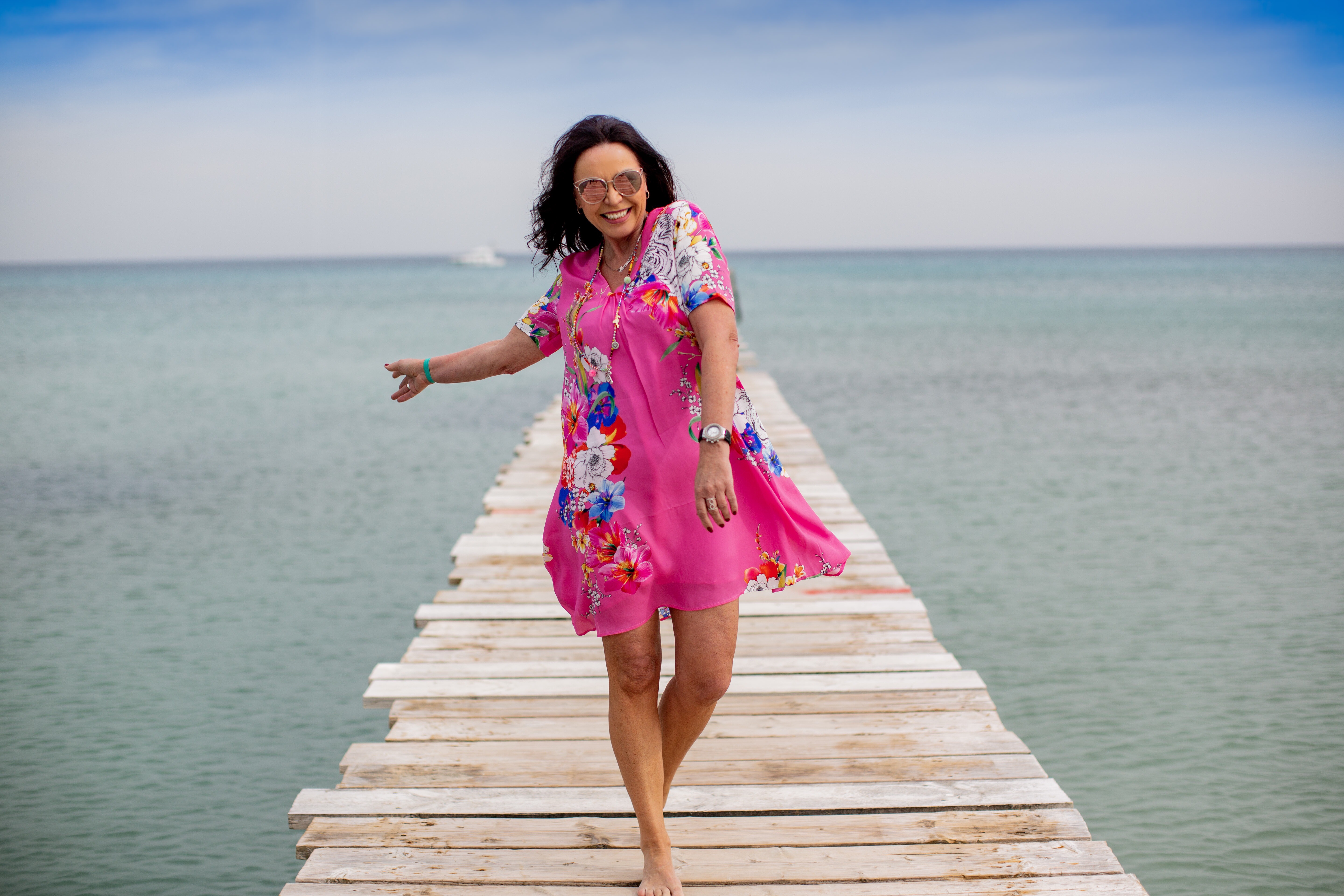 Colorful print dress, Grace fashion, summerlook, summerdress, print, trends2019, Dior shades, holidaylook, streetfashion, beachwear, ageless fashion, style for holiday, happy look, Fashionblog Augsburg, over50blogger