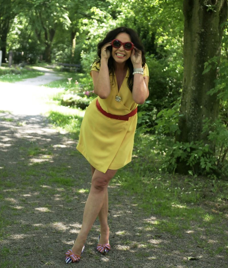 Yellow and red style, Mango dress, Chanel shades, Asos shoes, accessoires, details, Chanel, mystyle, over50blogger, streetwear, summerlook, fashionblogger, eyewearblogger, style for ladies, bestage, Fashionblog Augsburg, cochastyle, summerdress, bloggerstyle