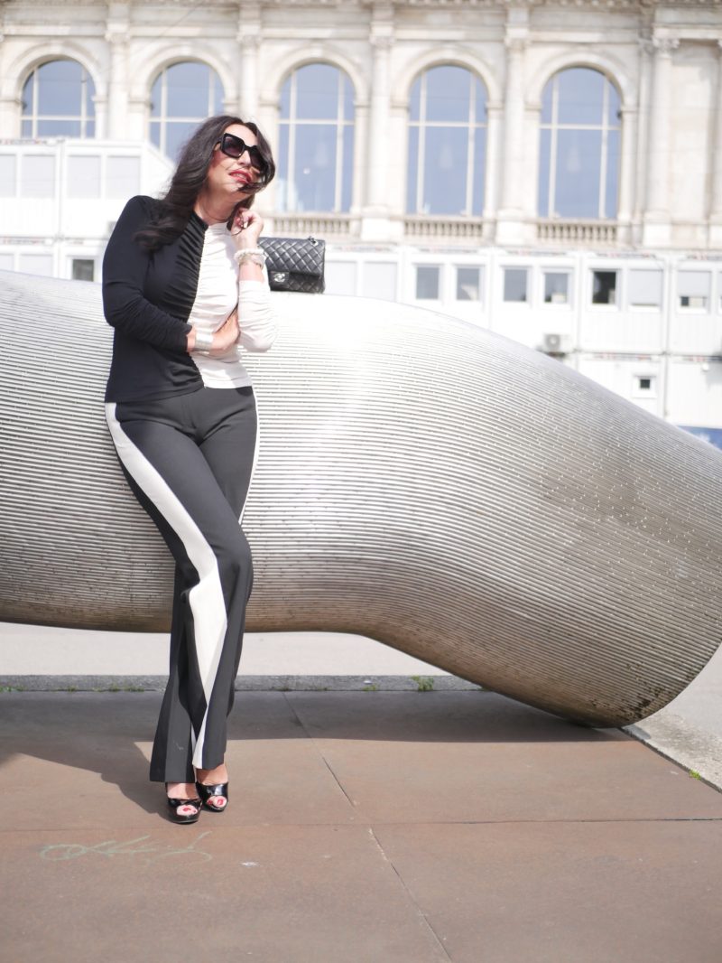 Sfizio pants, Zara top, Nine West shoes, Burberry shades, Chanel bag, mystyle, over50, 50plushappy, cochastyle, italia moda, style for ladies, fashionblogger, eyewearblogger, accessoires, streetstyle, fashion is my passion