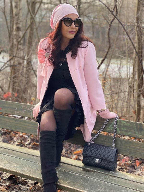 Black and pink winter look, pink hat, Kate Moss dress, Elena Bender Augsburg, overknees, mystyle, style for ladies, streetstyle, cochastyle, eyewearblogger, Prada shades, Chanel bag, gloves Roeckl, pink gloves, streetfashion, winter style