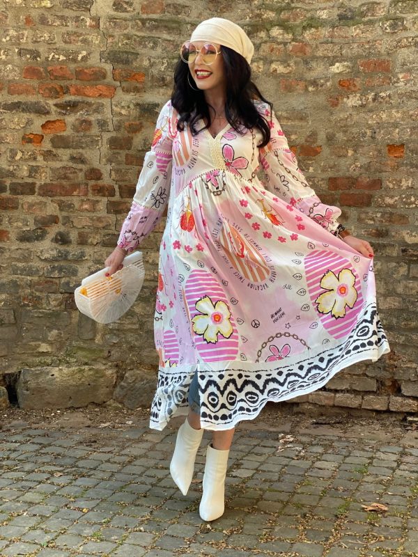 Hippie Style Grace Fashion, Grace dress, Cult Gaia bag, Chloe shades, Codello scarf, mystyle, spring 2021, style for Ladies, print, flower power, dress lover, colors, happy fashion, Fashionblog Augsburg, ageless fashion, ageless style, cochastyle