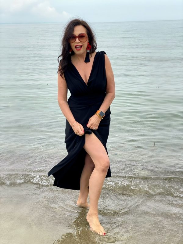 Black dress at the beach, Asos dress, Tom Ford shades, earrings, beachvibes, fashionblogger, fashion and travel, over50, 50plus, jewelryblogger, Fashionblog Augsburg, cochastyle