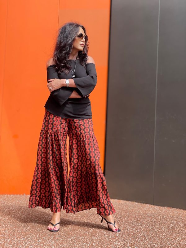 Palazzo pants Oceano by Otto 28, Rinascimento top, Cutouts, Grace necklace, Prada bag, Chloe shades, style for ladies, ageless, ageless fashion, timeless, fancy style, woman with style, happy moments, print, summeroutfit, summer, streetsyle, streetwear, Fashionblog Augsburg, cochastyle