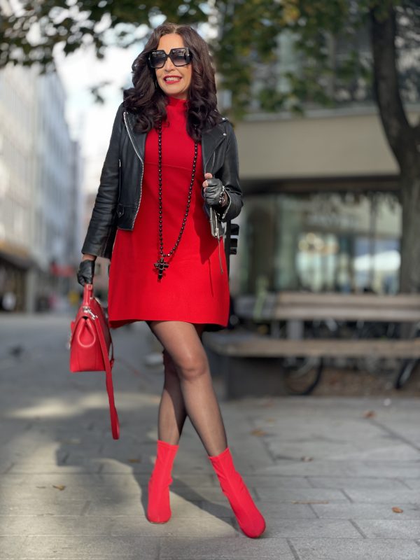 Red, Red Dress Zara, Boots Morgantini, Gloves Karl Lagerfeld, Leather Jacket Mango, Shades Tom Ford, Bag Dolce & Gabbana, mystyle, ladies fashion, bestager, ageless style, ageless, colors, fall outfit, fall 21, Herbstmode, Styling, Fashionblog Augsburg, Cochastyle