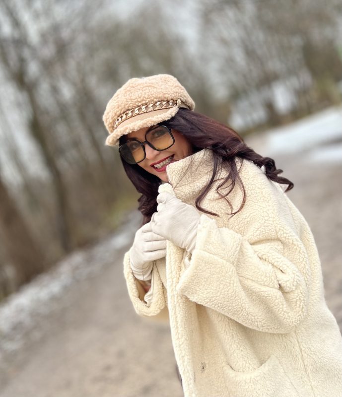 Cotton Candy, coat, fake fur, creme de la creme, offwhite, mystyle, KatMaconie boots, winterlook, streetstyle, winteroutfit, cosy, warm, stylish look, fancy style, Fashionblog Augsburg, cochastyle, ageless fashion, ageless style